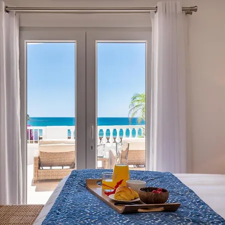 Beachfront Da Luz By Blue Diamond Apartament